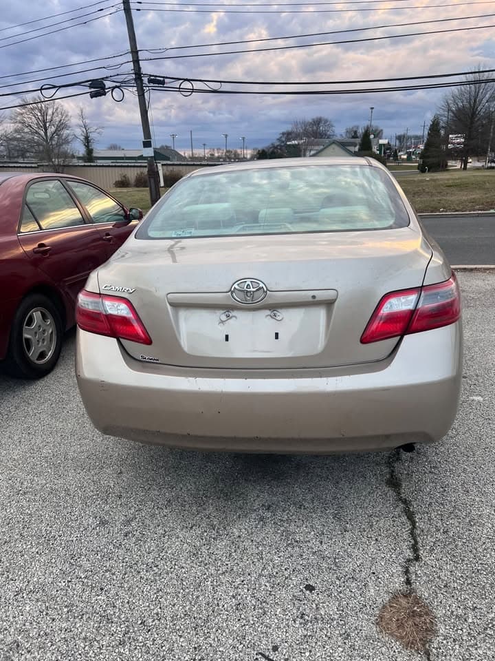 2008 Toyota Camry LE - Image 4