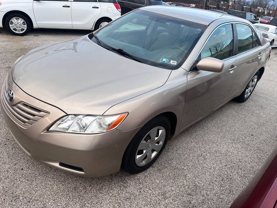 2008 Toyota Camry LE - Image 2
