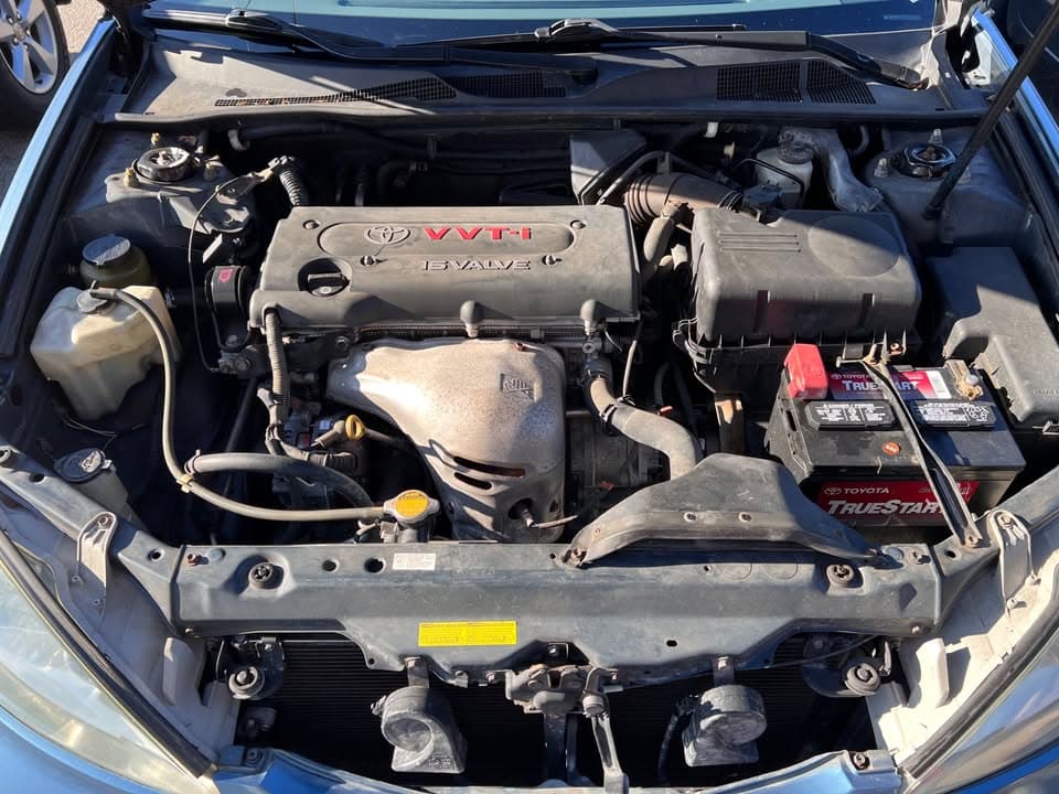 2004 Toyota Camry LE - Image 12