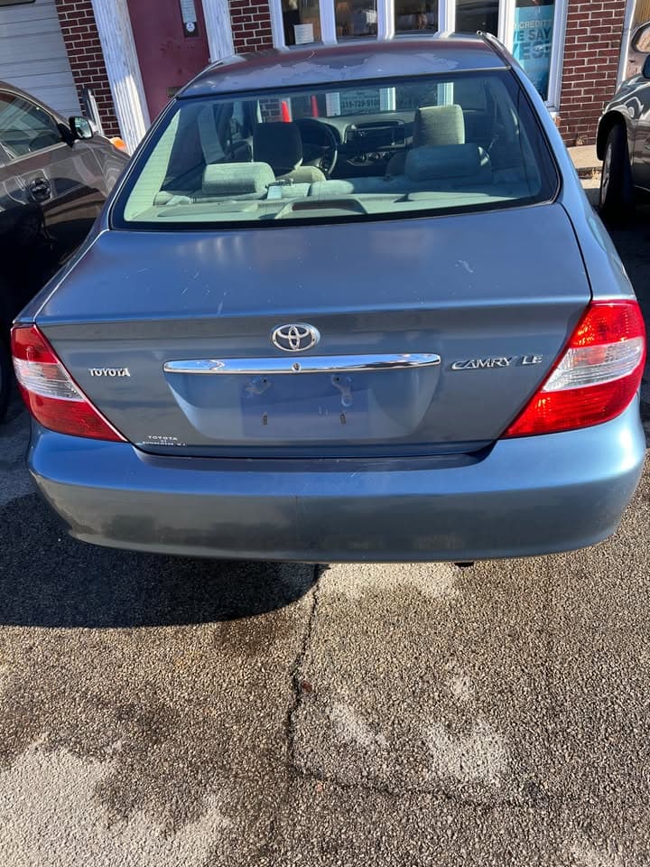 2004 Toyota Camry LE - Image 4