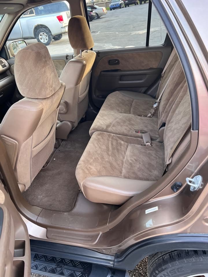 2002 Honda CR-V EX with All-Wheel Drive - Image 6