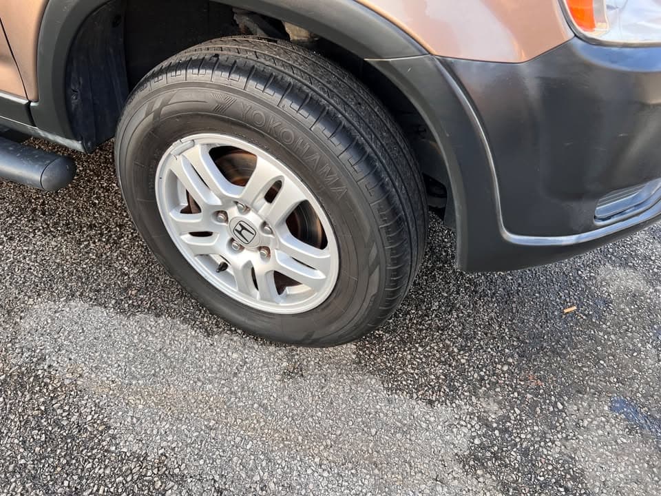 2002 Honda CR-V EX with All-Wheel Drive - Image 3