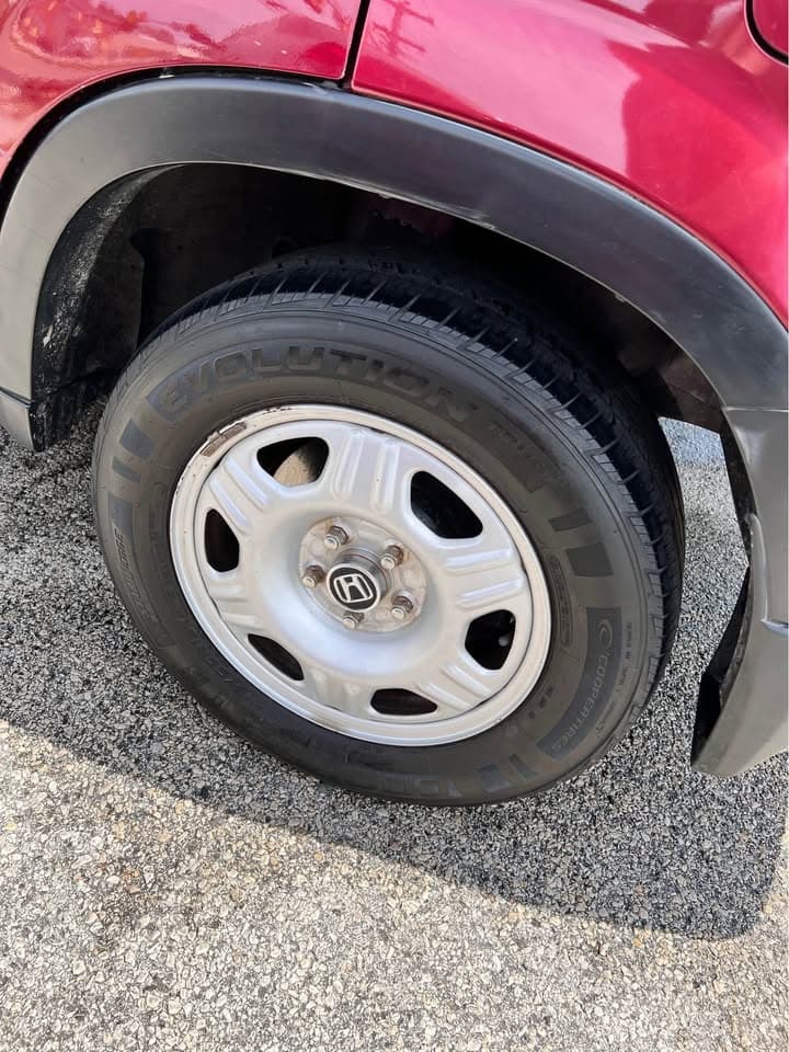 2004 Honda CR-V 2WD LX - Image 3