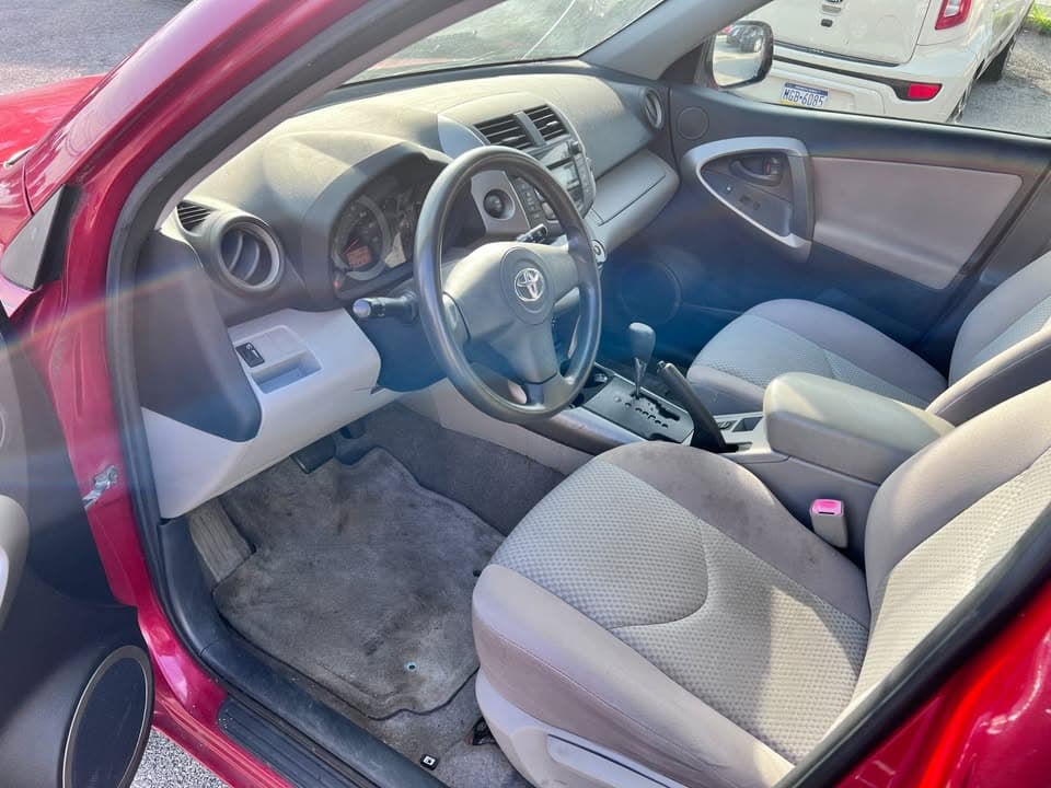 2007 Toyota RAV-4 AWD - Image 7