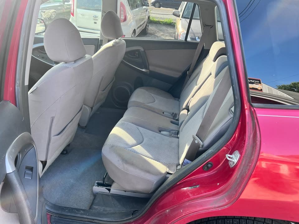 2007 Toyota RAV-4 AWD - Image 6