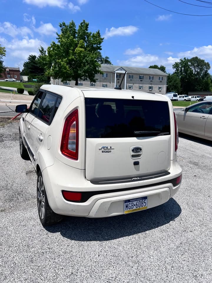 2012 Kia soul LX Wagon 4D - Image 2