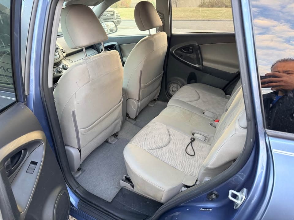 2010 Toyota RAV-4 LE Sport Utility 4D - Image 10