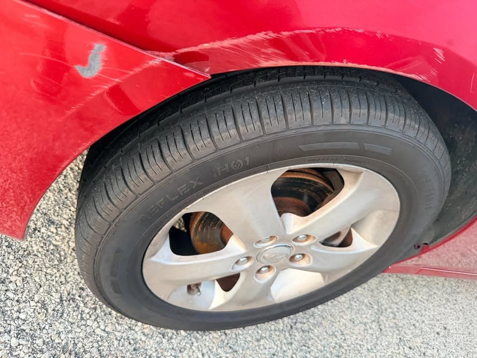 2008 Hyundi Elantra - Image 2