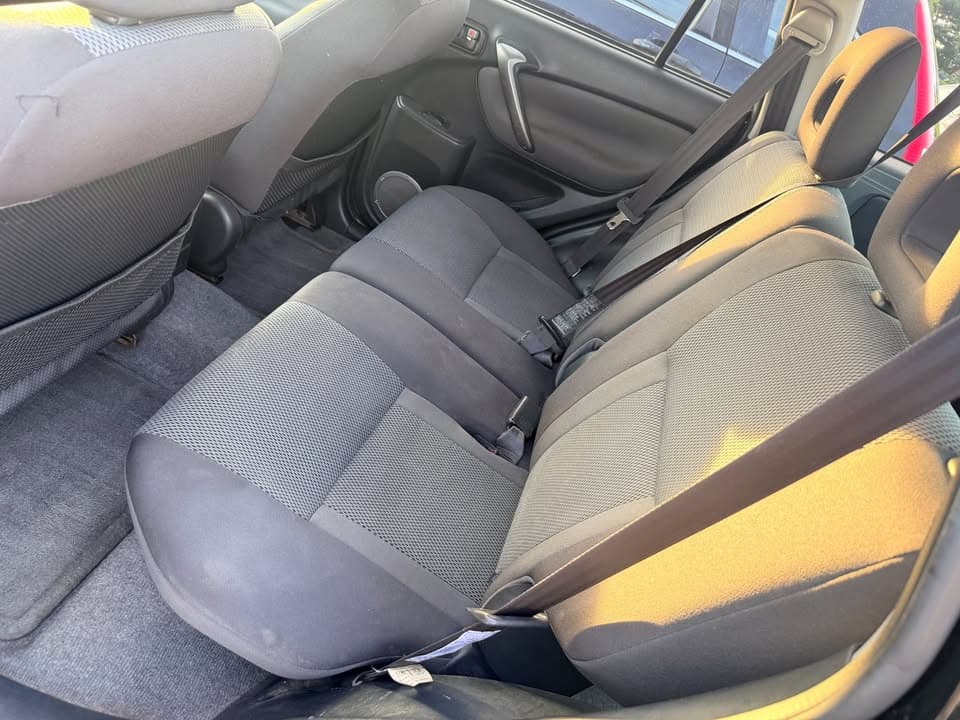 2004 Toyota rav-4 s type - Image 13