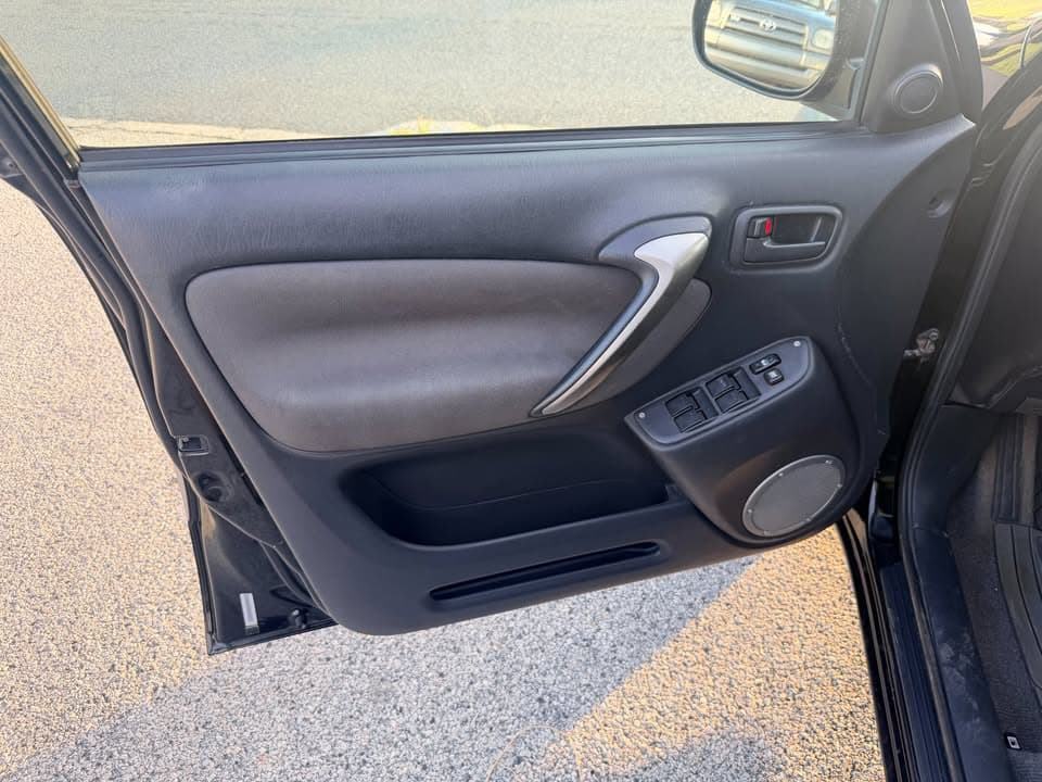 2004 Toyota rav-4 s type - Image 14