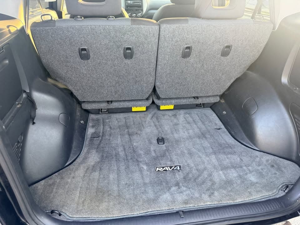 2004 Toyota rav-4 s type - Image 10