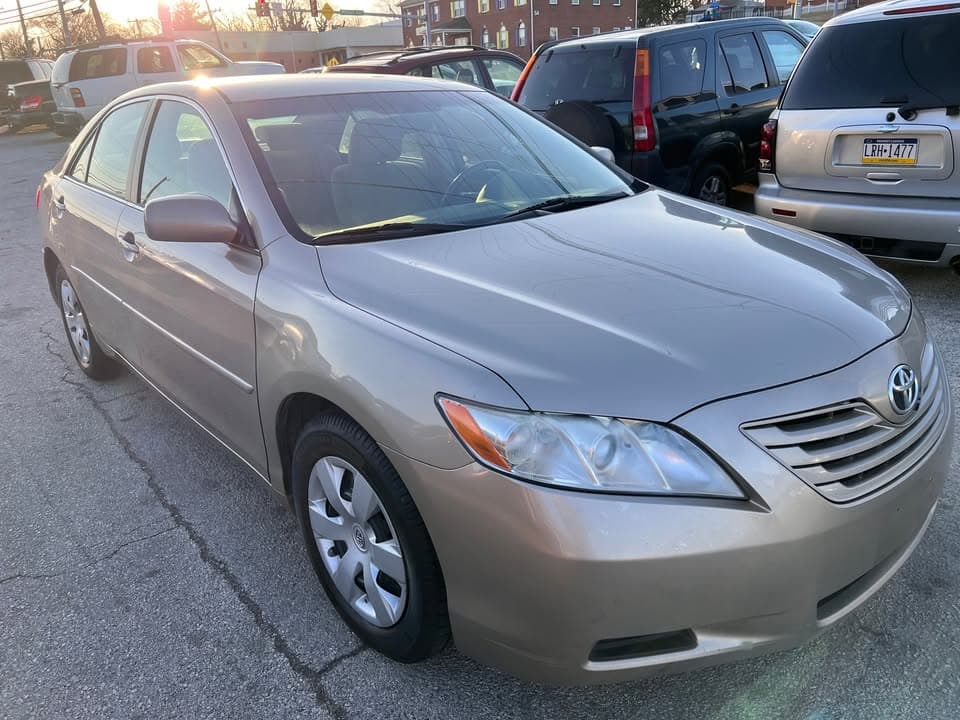 2009 Toyota Camry LE - Image 3