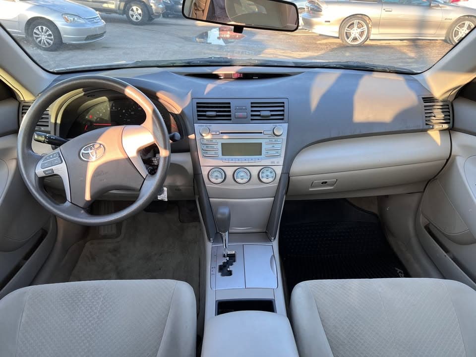 2009 Toyota Camry LE - Image 8